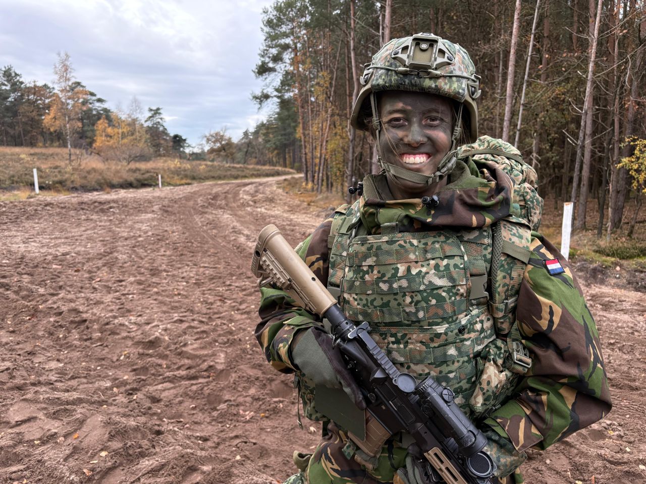 Ook Janne (18) uit Hoogeloon doet mee aan de training (foto: Pieter Soethout)