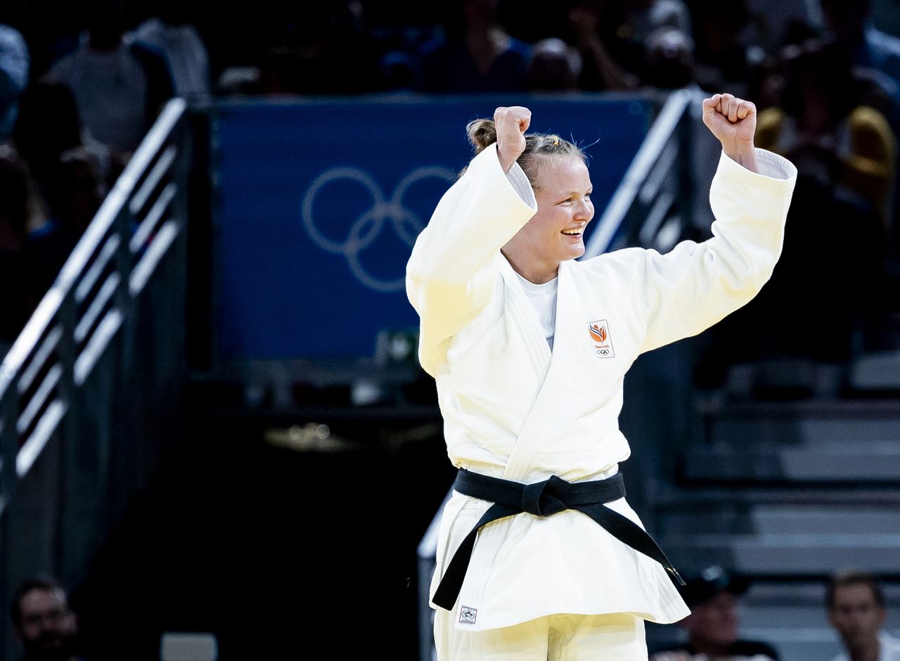 Judoka Sanne van Dijke in actie op de Olympische Spelen (foto: ANP 2024/Remko de Waal).