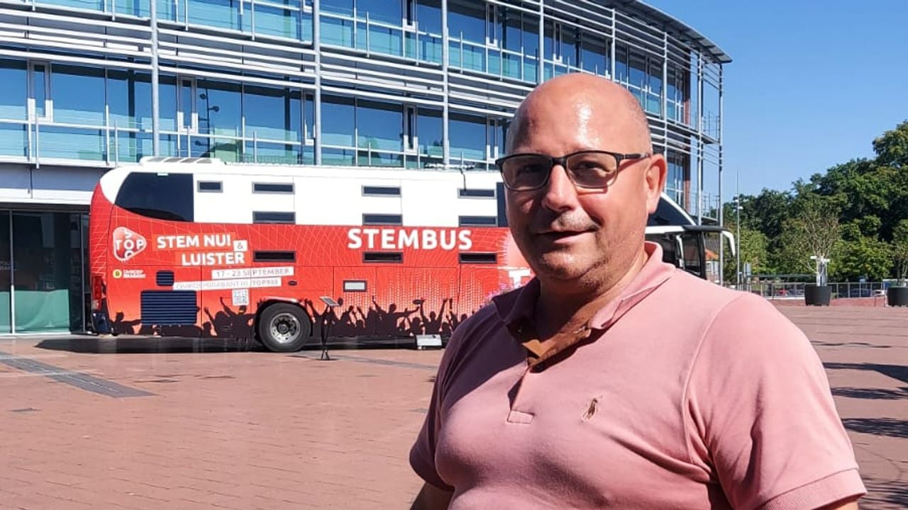 Frank stemt op Kate Bush in Boxmeer. 