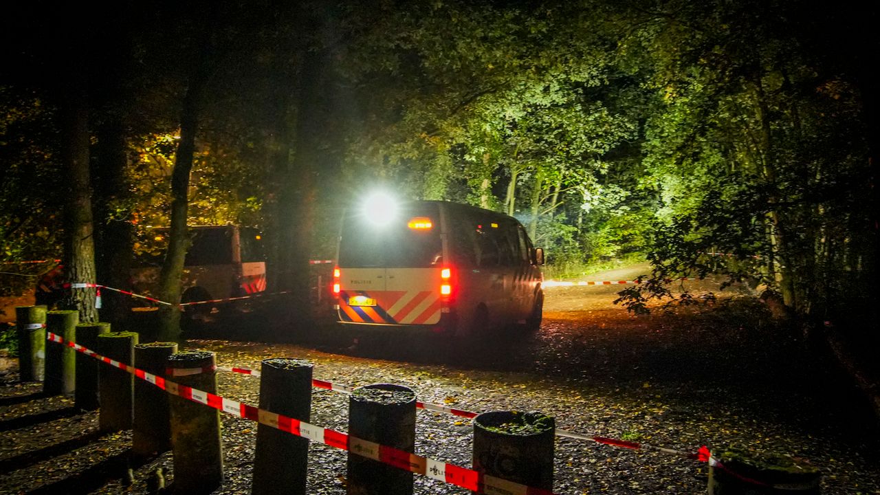 Enkele van de vele politiewagens op de Heezerweg (foto: SQ Vision Mediaprodukties).