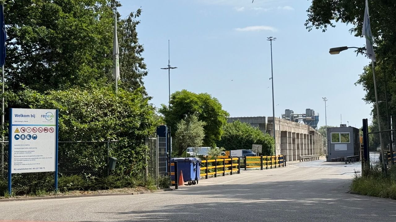 Het afvalverwerkingsbedrijf aan de rand van Heerle (foto: Erik Peeters).