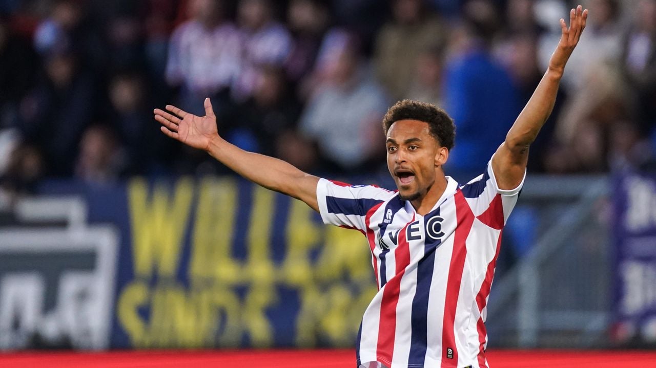 Frustratie bij Tommy St. Jago, verdediger van Willem II. (Foto: Joris Verwijst/Orange Pictures)