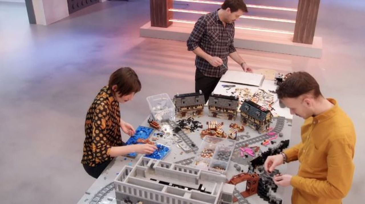 Jan en Lola werken aan hun winnende werk (Beeld: rtl.nl)