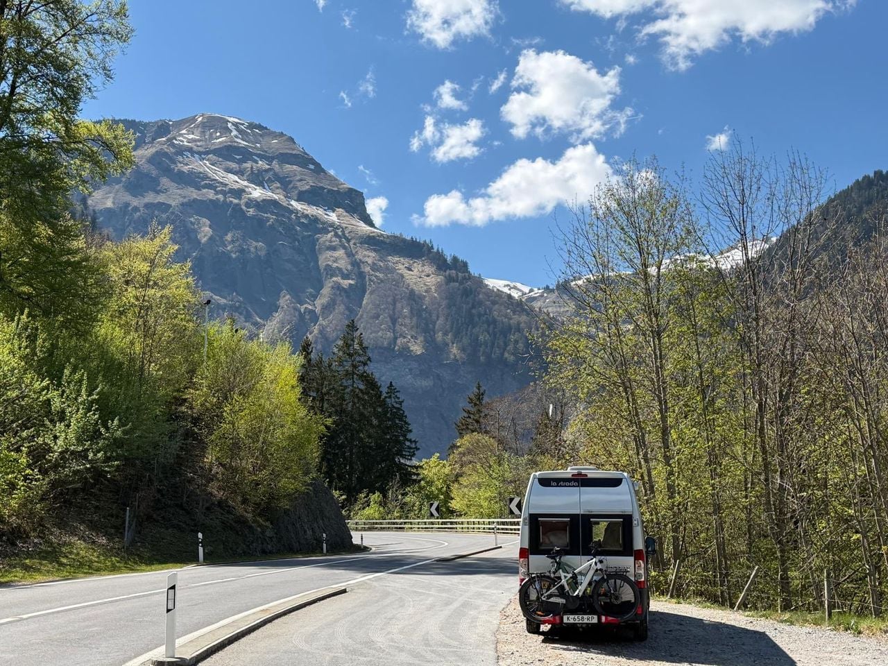 De gestolen camper had tijdens de diefstal ook een fietsendrager achterop (foto: privécollectie).