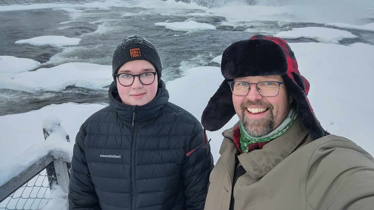 Gijs met zijn zoon (foto: privéarchief).