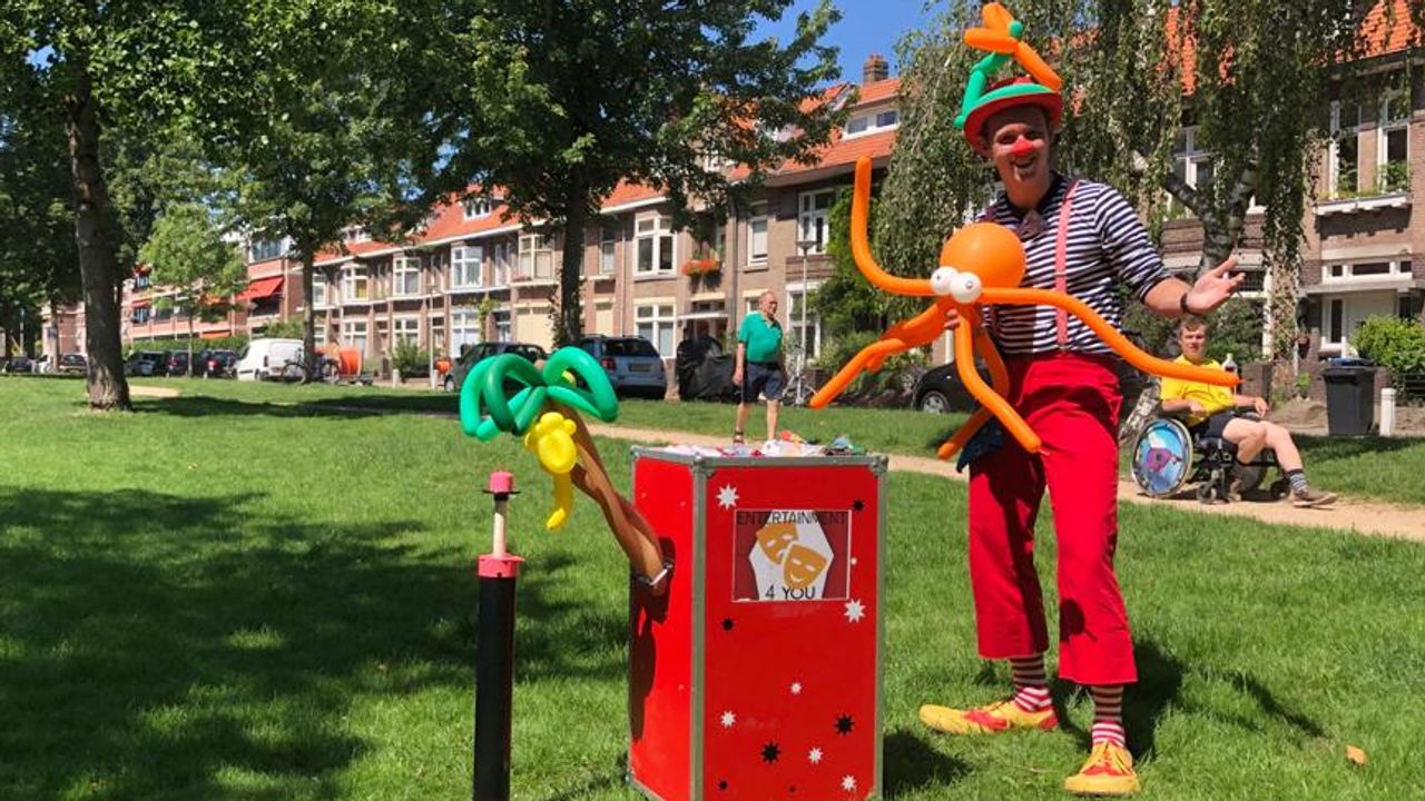 Mika van den Berg als Clown Clownie (foto: Erik Peeters).