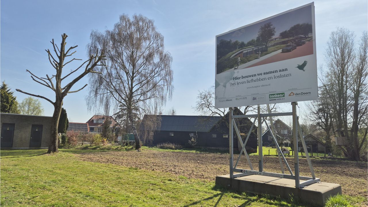 Op dit grasveld in Sleeuwijk, wordt het hospice gebouwd.