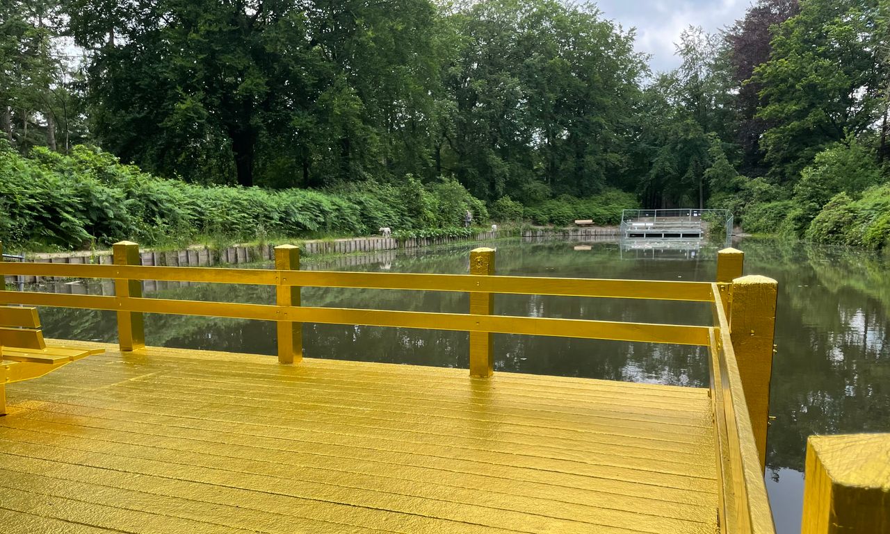 De zon en de maan van de Zwitserse kunstenaar Ugo Rondinone. (foto: Omroep Brabant)