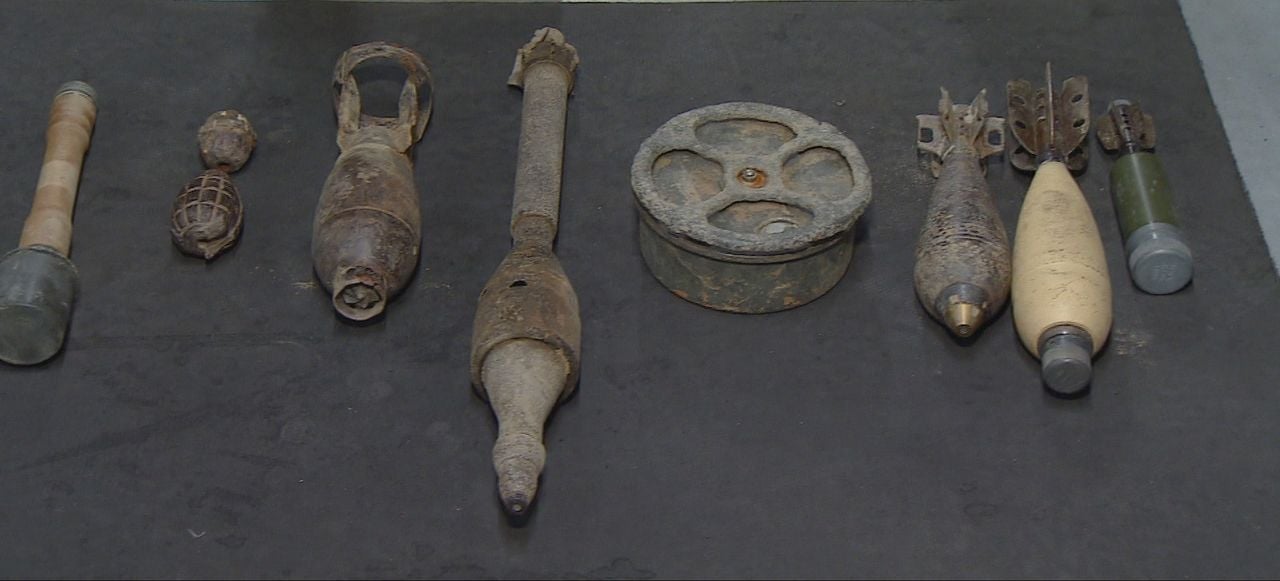 Munitie die Tamika van Haaren en haar collega's tegenkomen in de grond (foto: Omroep Brabant).