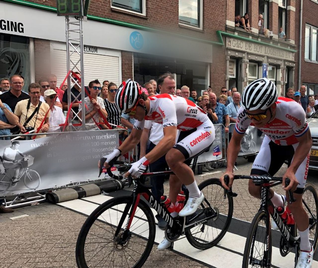 Mathieu van der Poel (rechts) deed een aantal keren mee aan de Draai van de Kaai (foto: Malini Witlox).
