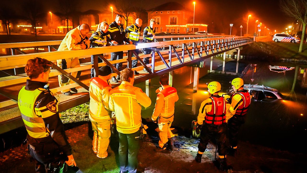 Verschillende hulpverleners werden opgeroepen na het ongeluk (foto: Sem van Rijssel/SQ Vision).