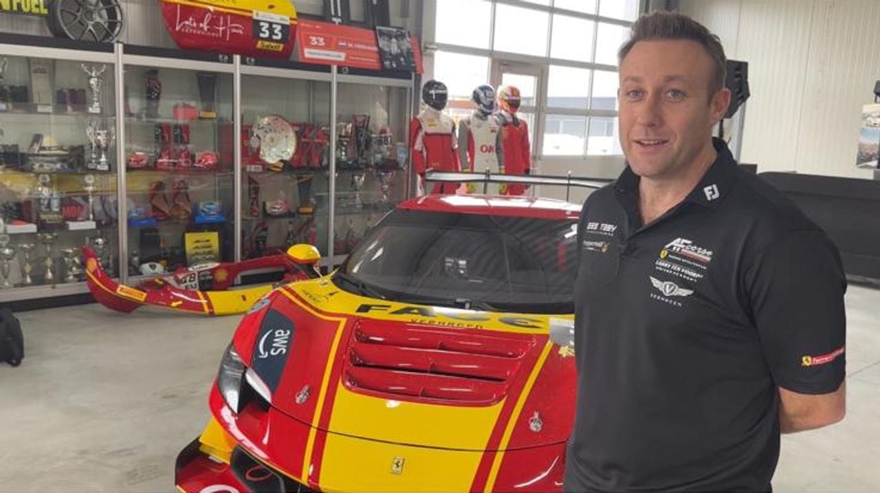 Michael Verhagen voor zijn Ferrari.