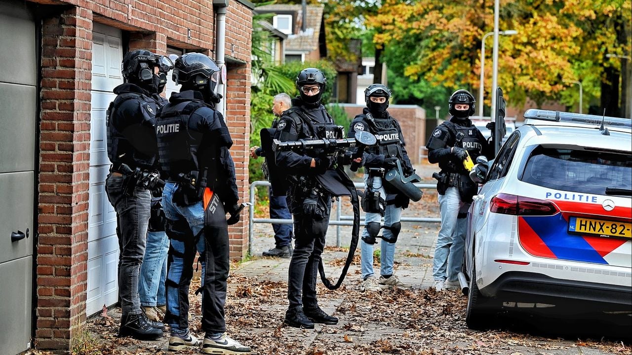 Een aantal van de extra ingezette mensen (foto: Toby de Kort/Persbureau Heitink).