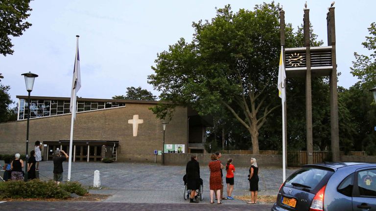 De ooievaars trokken veel bekijks in Ommel (foto: Harrie Grijseels/SQ Vision).