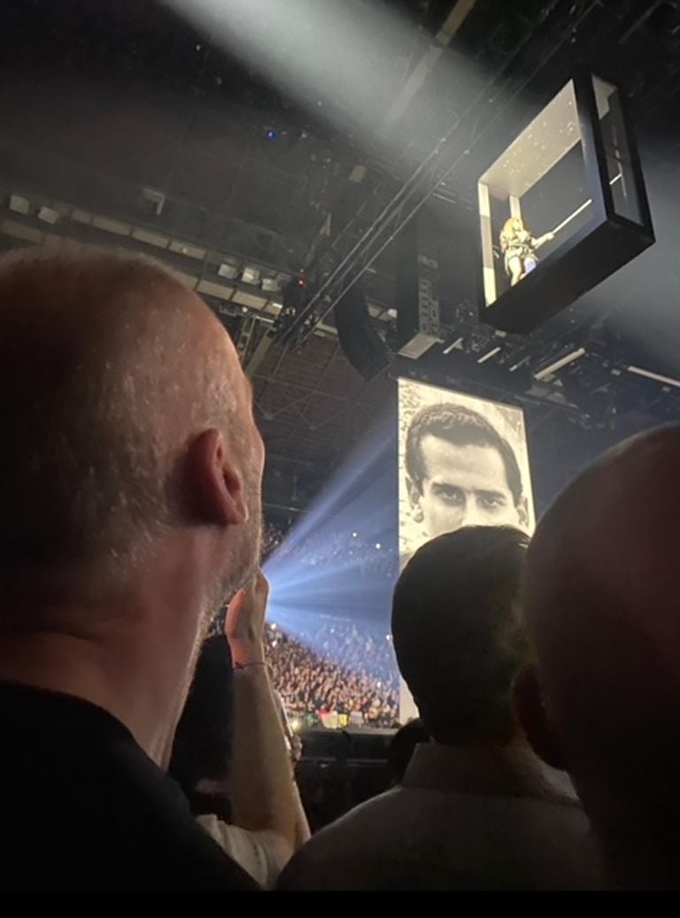 Erik zondag in Antwerpen tijdens “live to tell”, zijn favoriete Madonna nummer