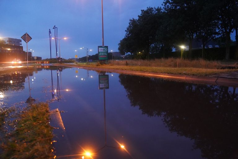 Een beeld van de wateroverlast in Rosmalen (foto: Bart Meesters/Meesters Multi Media/SQ Vision).