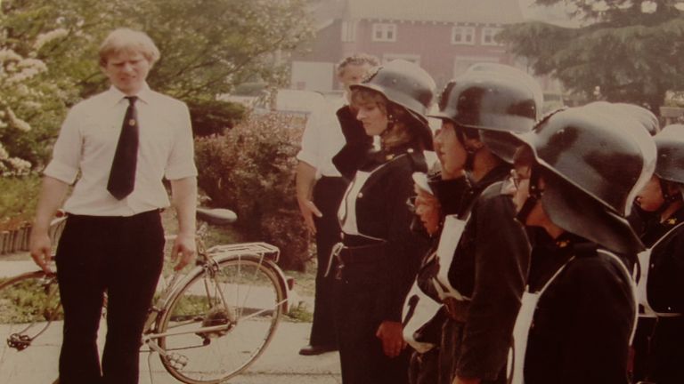 Willy als begeleider van de jeugdbrandweer in Putte.