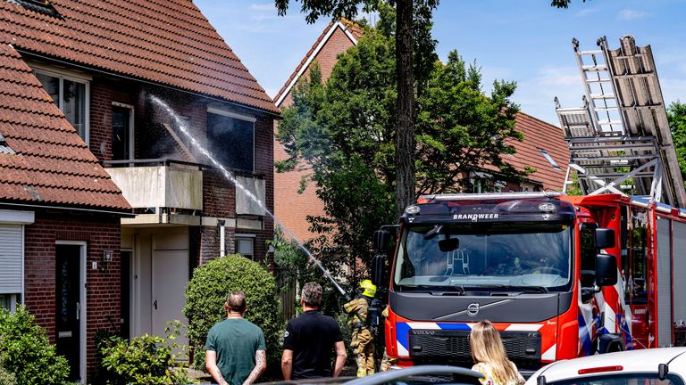 Brand op balkon in Oosterhout (foto: eye4images/SQ Vision)