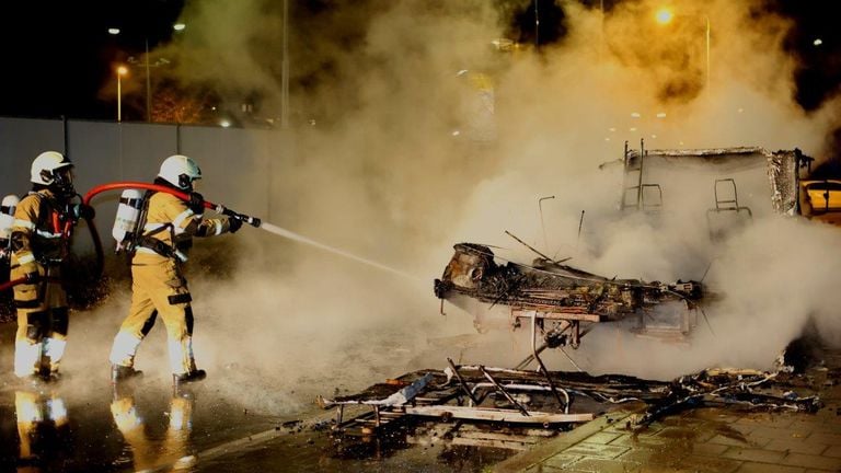 De brandweer bluste het vuur in Den Bosch (foto: Bart Meesters).