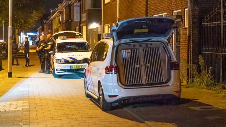 De politie bij de Tongelresestraat in Eindhoven (foto: SQ Vision).