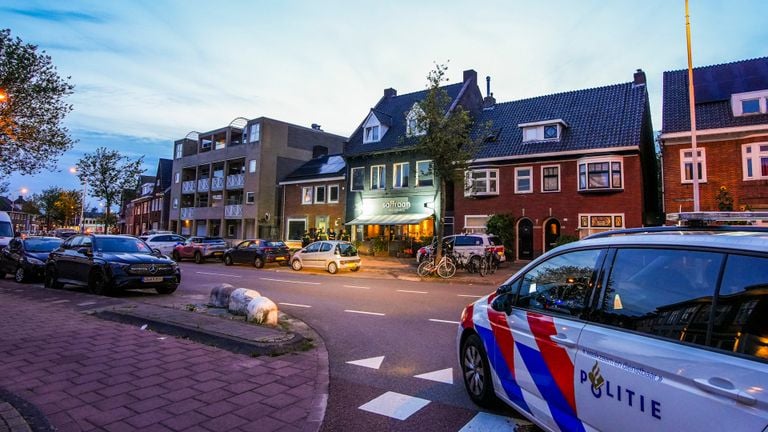 De Tongelresestraat in Eindhoven waar de politie geen risico nam (foto: SQ Vision).