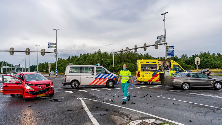 Het eerste ongeluk dat gebeurde op de kruising (foto: Jack Brekelmans/SQ Vision).