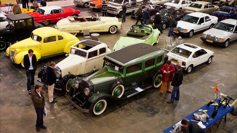  Een beurs in het Autotron in Rosmalen (foto: ANP 2013/Sander Koning).