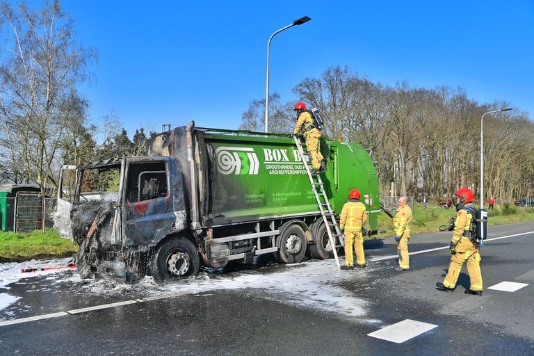 De papierwagen op de A67 (foto: Rico Vogels/SQ Vision).