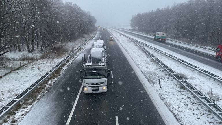 De A67 bij Helenaveen (foto: René van Hoof).