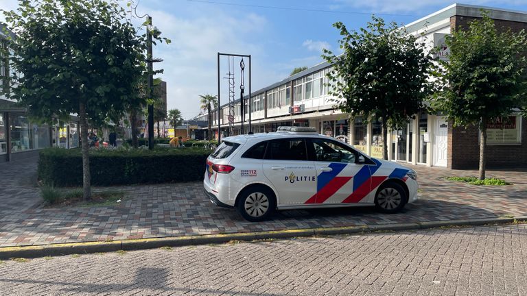 Politie doet onderzoek (foto: Rene van Hoof)