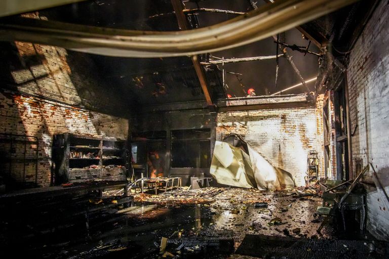 Grote brand verwoest klaslokalen van basisschool in Eindhoven
