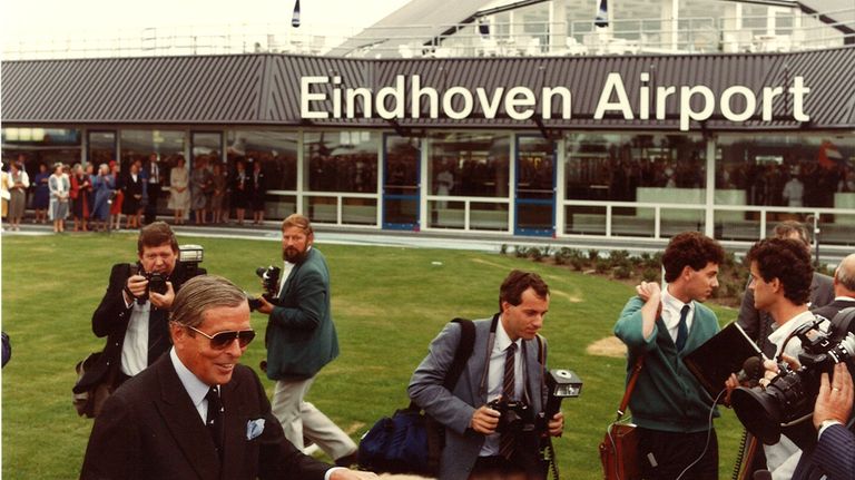 Prins Claus bij de openingen van Eindhoven Airport in 1984 (foto: Eindhoven Airport).