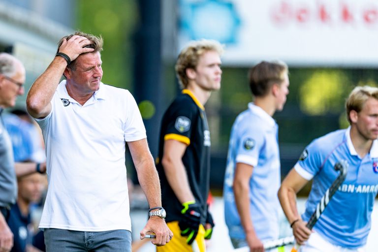 Het is een pittige wedstrijd voor HC Den Bosch (foto: MaRicMedia).