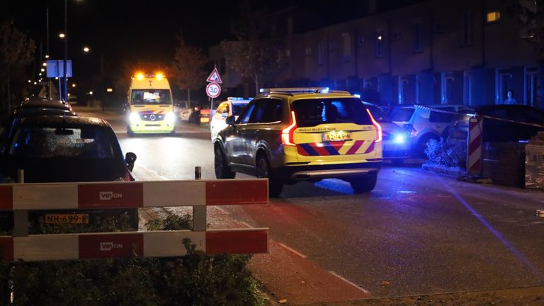 Het slachtoffer is naar een ziekenhuis gebracht (foto: Kevin Kanters/SQ Vision).