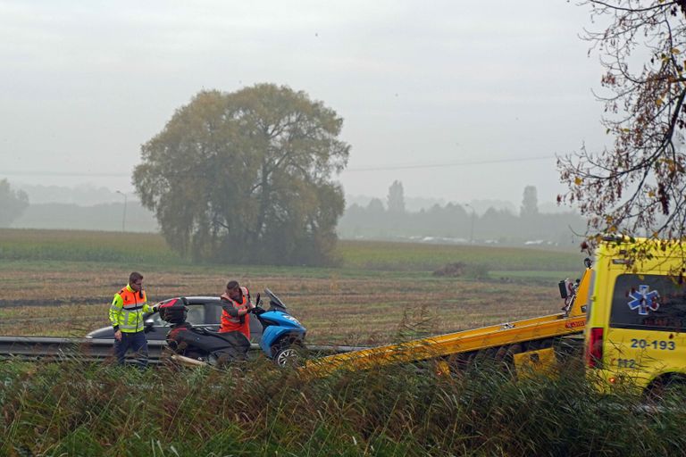 De motor wordt afgevoerd (foto: Erik Haverhals/SQ Vision).