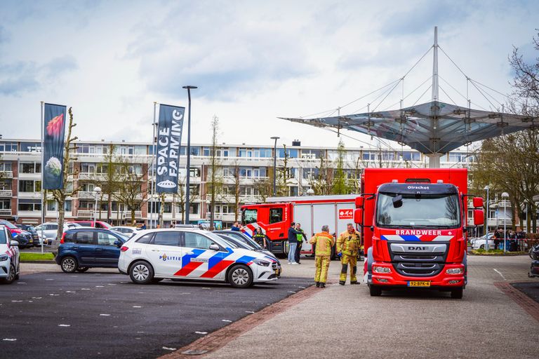 Politie en brandweer rukten uit (foto: SQ Vision).