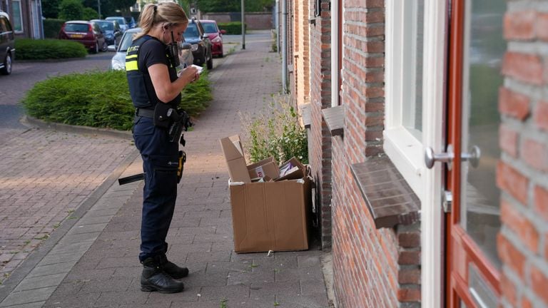 De politie doet woensdag onderzoek na de derde schietpartij (foto: Gabor Heeres/SQ Vision).