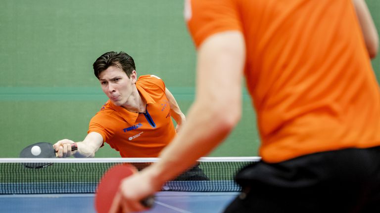 Yannick Paredis tijdens de training van para-tafeltennis op Papendal (foto: ANP / Sem van der Wal).