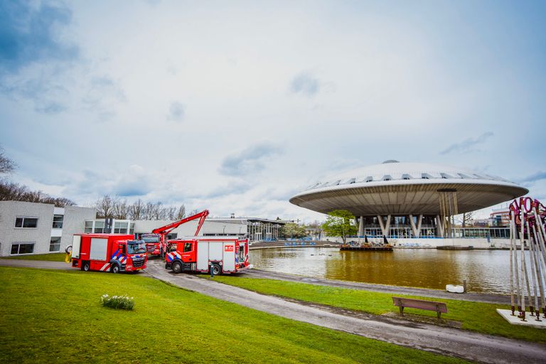 Brandweer bij het Evoluon (foto: SQ Vision).