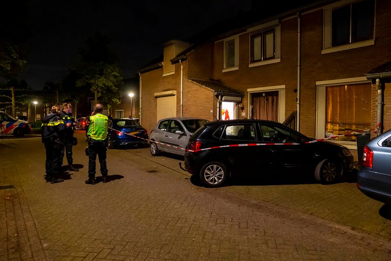 Politieonderzoek aan de Rozenstraat in Oss (foto: Gabor Heeres/SQ Vision).