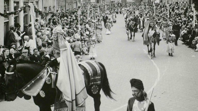 De Driekoningenoptocht in 1953 in Den Bosch (foto: 3kdb).