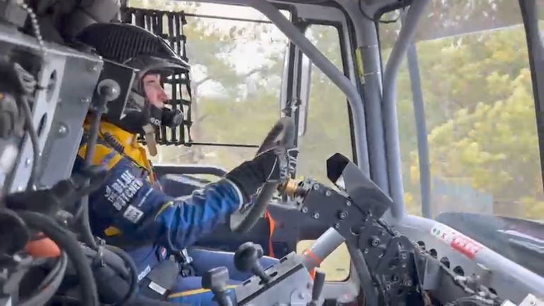 Anja van Loon voor het eerst in de racetruck.