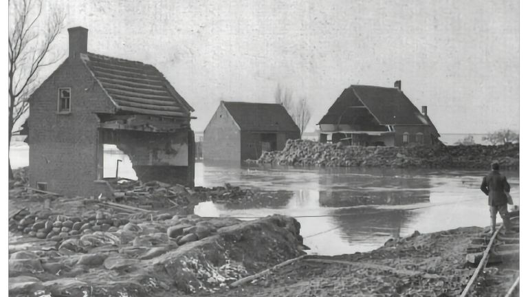 Nieuw-Vossemeer werd zwaar getroffen door de watersnoodramp (Foto: Heemkundekring Nieuw-Vossemeer).