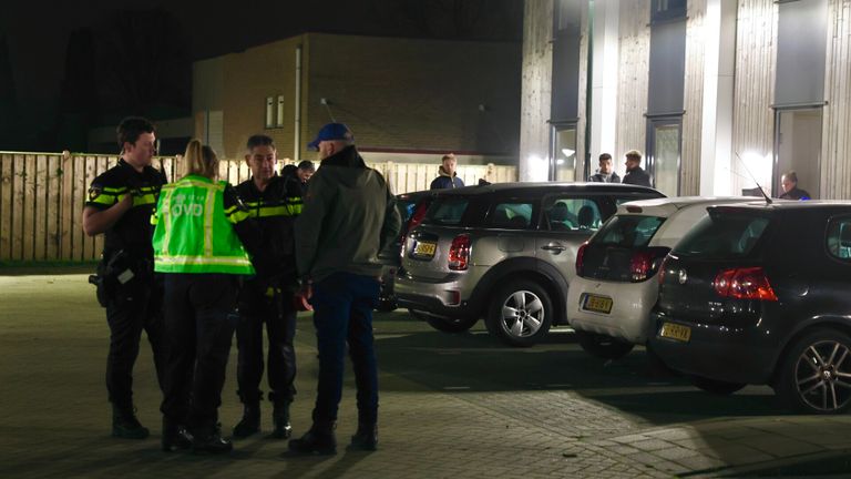 De politie doet onderzoek na de explosie in Schijndel (foto: Sander van Gils/SQ Vision).