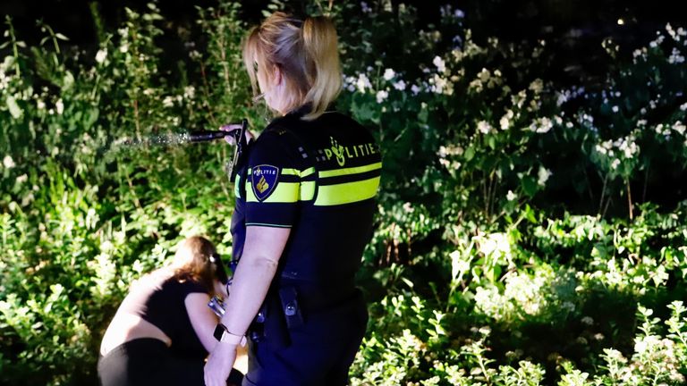 Er werden een hoop medicijnen gevonden in de bosjes in Cuijk (foto: SK-Media).