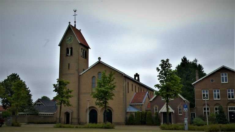 De kerk in Klein-Zundert gaat dicht (foto: Raoul Cartens).