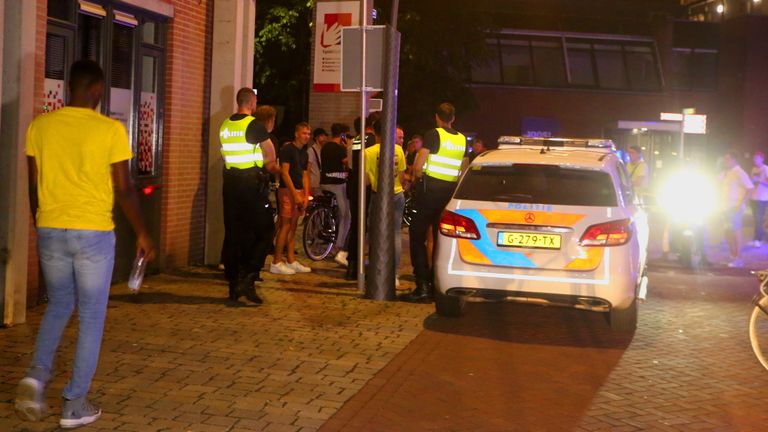 Agenten hadden de situatie snel onder controle (foto: Bart Meesters).