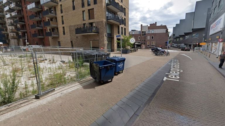 De mishandeling gebeurde in de Van Delfthof, een steegje dat grenst aan de Telegraafstraat (beeld: Google Maps).