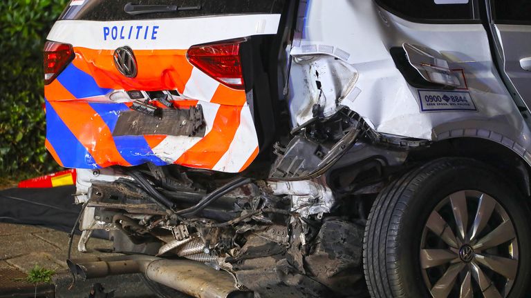 De achterkant van de politieauto (foto: Gabor Heeres / SQ Vision).