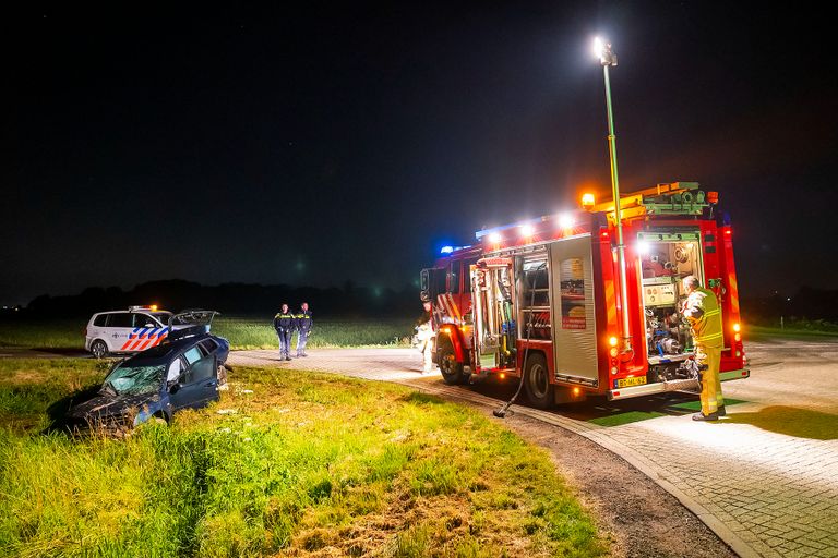 Voorbijgangers zagen na de crash meerdere mensen richting Nuland rennen (foto: Gabor Heeres/SQ Vision).